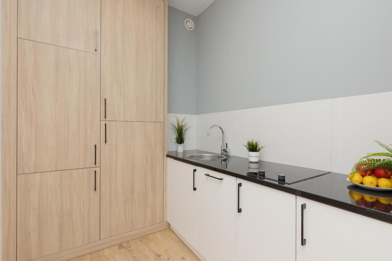Wola Pet-Friendly Apartments With Ac Slawinska By Noclegi Renters Warschau Buitenkant foto
