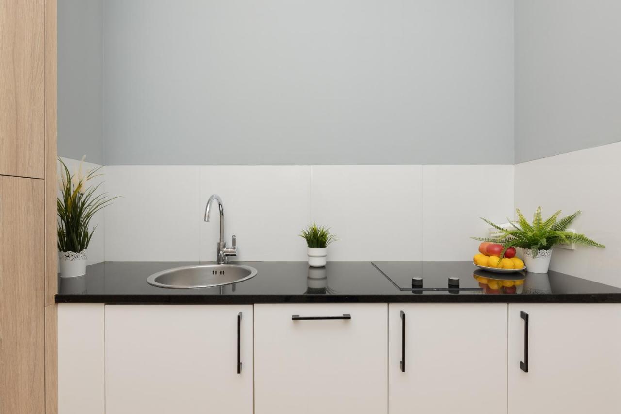 Wola Pet-Friendly Apartments With Ac Slawinska By Noclegi Renters Warschau Buitenkant foto