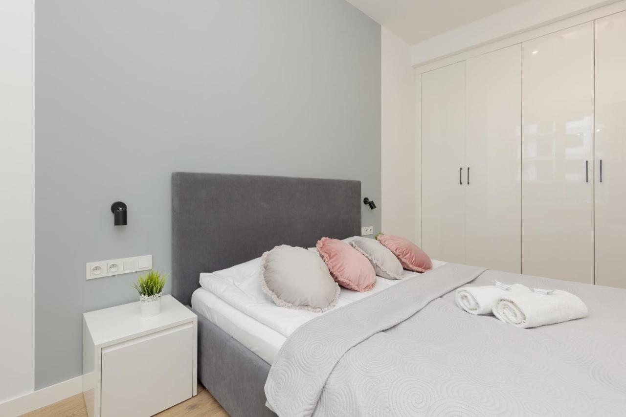 Wola Pet-Friendly Apartments With Ac Slawinska By Noclegi Renters Warschau Buitenkant foto