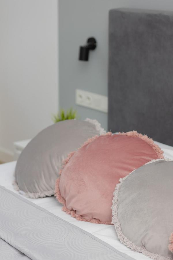 Wola Pet-Friendly Apartments With Ac Slawinska By Noclegi Renters Warschau Buitenkant foto