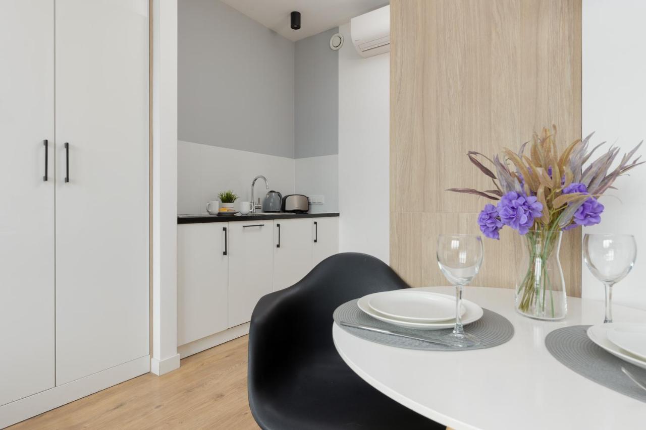 Wola Pet-Friendly Apartments With Ac Slawinska By Noclegi Renters Warschau Buitenkant foto