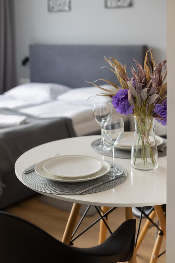 Wola Pet-Friendly Apartments With Ac Slawinska By Noclegi Renters Warschau Buitenkant foto