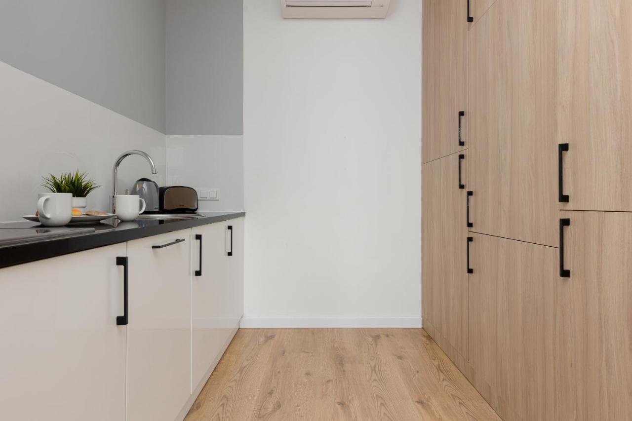 Wola Pet-Friendly Apartments With Ac Slawinska By Noclegi Renters Warschau Buitenkant foto