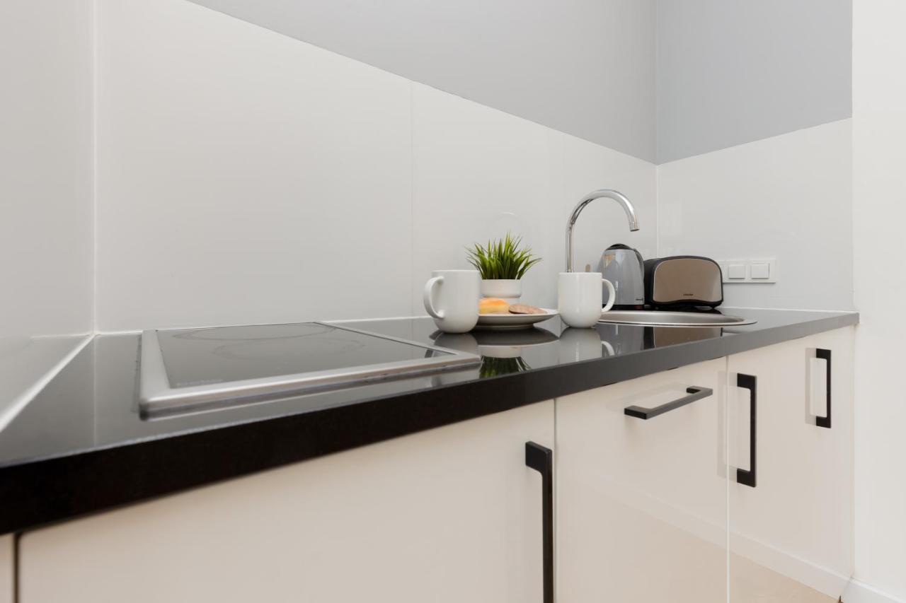 Wola Pet-Friendly Apartments With Ac Slawinska By Noclegi Renters Warschau Buitenkant foto