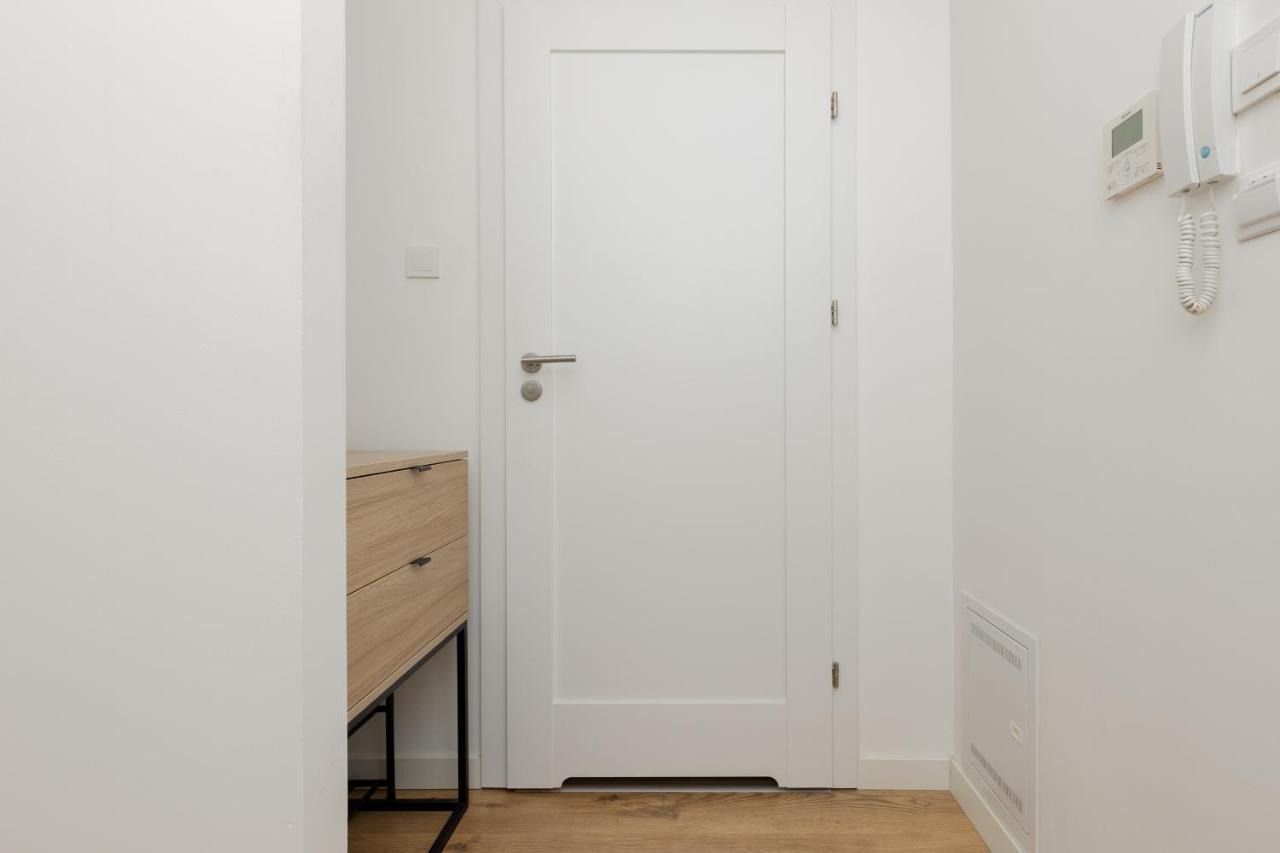 Wola Pet-Friendly Apartments With Ac Slawinska By Noclegi Renters Warschau Buitenkant foto