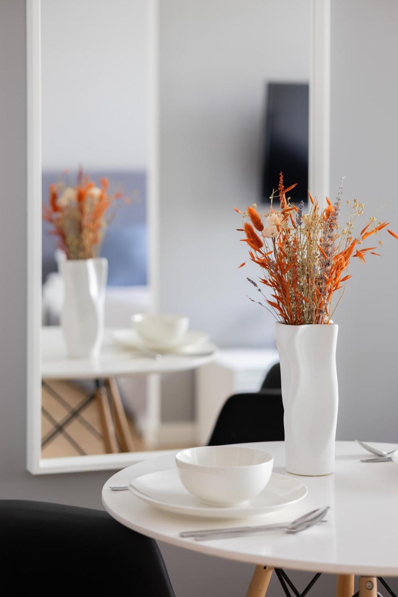 Wola Pet-Friendly Apartments With Ac Slawinska By Noclegi Renters Warschau Buitenkant foto