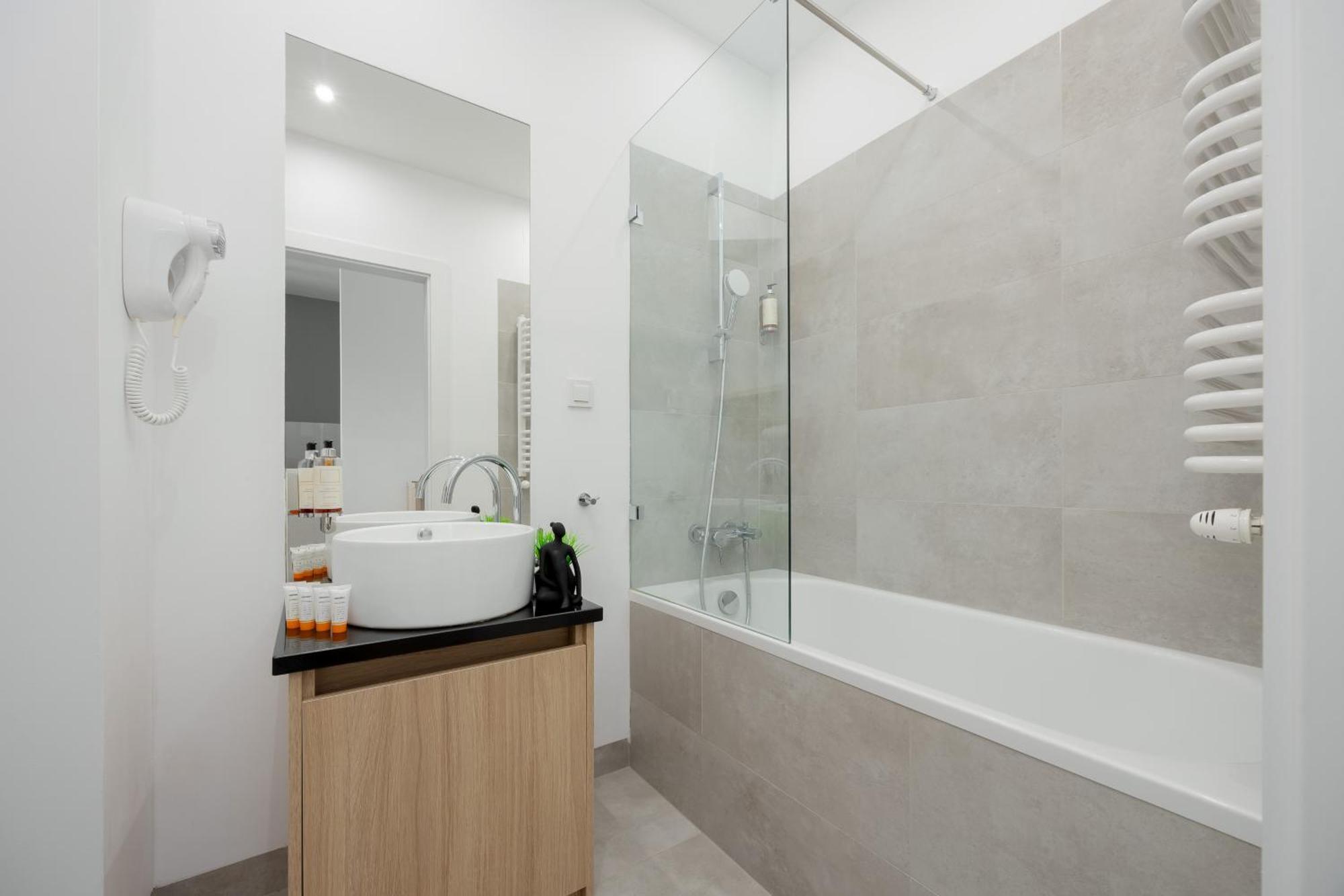 Wola Pet-Friendly Apartments With Ac Slawinska By Noclegi Renters Warschau Buitenkant foto